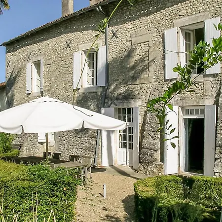 Semesterbostad Logis De Cheneviere *