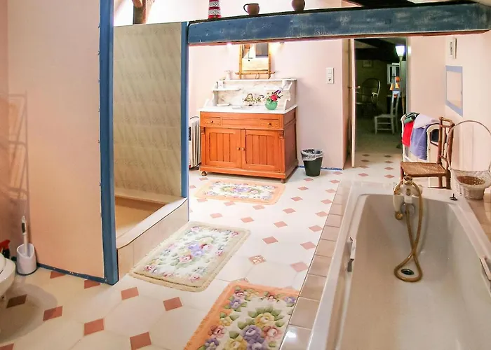 Logis De Cheneviere * Juignac