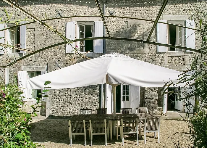 Logis De Cheneviere Сasa de vacaciones Juignac